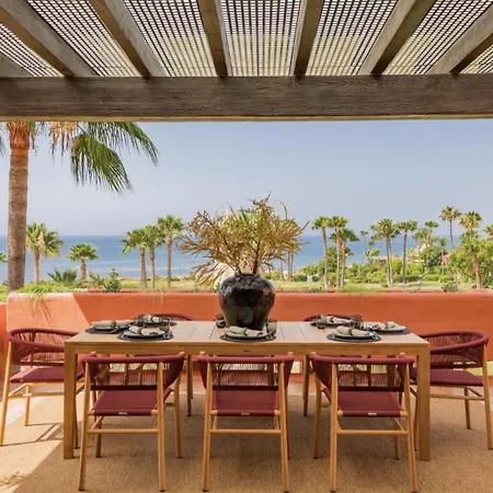 Holiday home Vacation Marbella I The Signature Penthouse, Sea View, Sauna, Private Heated Jacuzzi, Cutting-edge Amenities Estepona