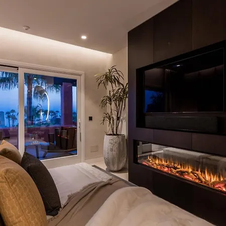 Vacation Marbella I The Signature Penthouse, Sea View, Sauna, Private Heated Jacuzzi, Cutting-edge Amenities Holiday home