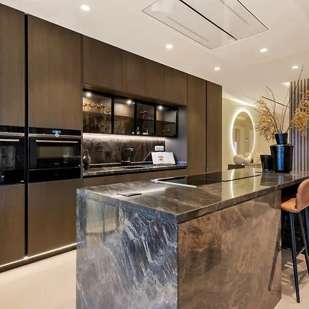 Vacation Marbella I The Signature Penthouse, Sea View, Sauna, Private Heated Jacuzzi, Cutting-edge Amenities