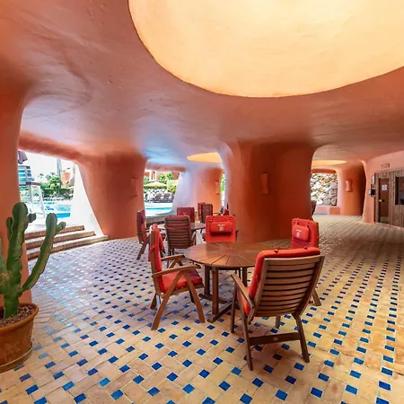 Vacation Marbella I The Signature Penthouse, Sea View, Sauna, Private Heated Jacuzzi, Cutting-edge Amenities *